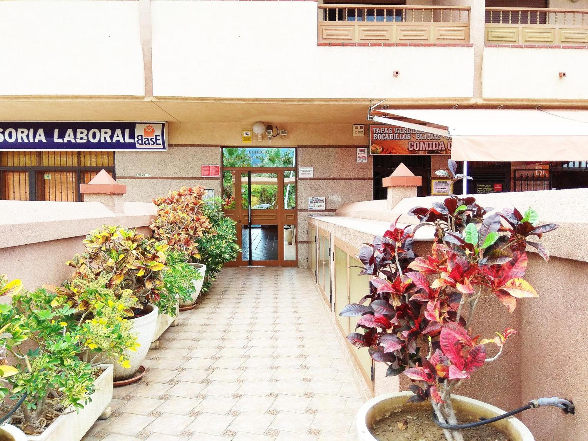 Los Cristianos Centro, Room With A Private Bathroom In Shared Apartment Arona  Exterior photo